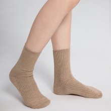 701058 女中筒袜